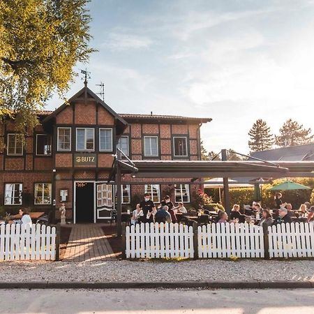 Hotel Butz Шарбойтц Екстериор снимка
