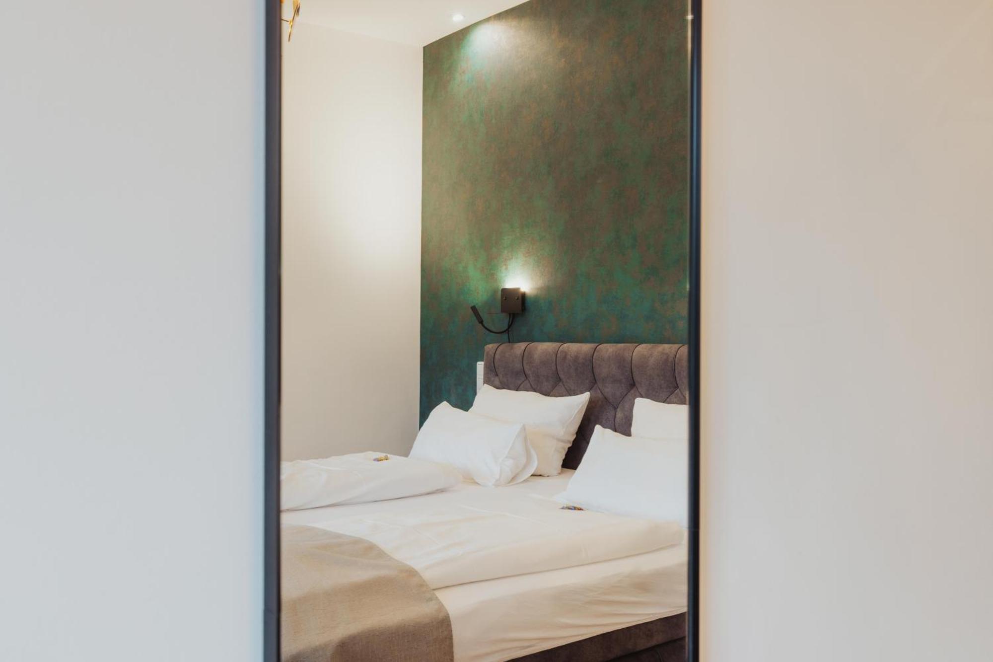 Hotel Butz Шарбойтц Екстериор снимка